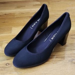 Anne Klein 9.5 Memory Foam Platform Pumps